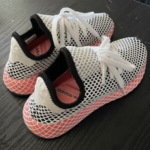 Adidas Deerupt Black and Pink Women’s Size 5.5